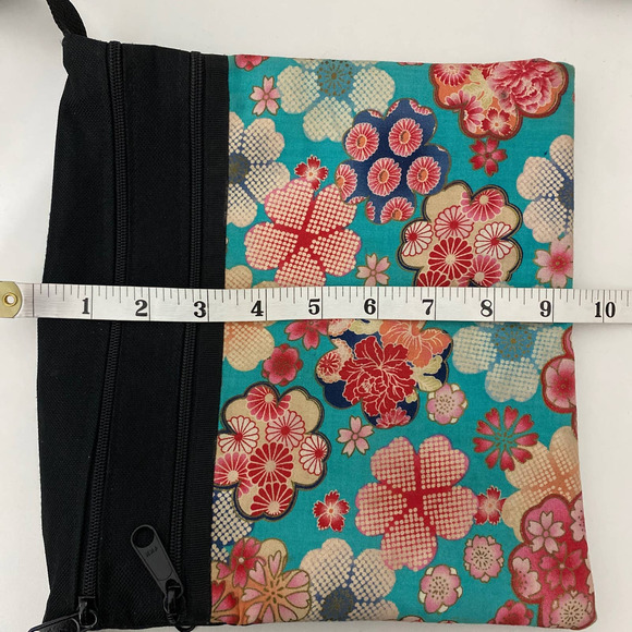 Crossbody Black Multicolor Floral Canvas Bag Adjustable Strap Zipper Functional - Picture 6 of 8